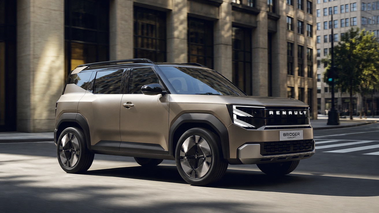 Moderner bräunlicher Renault Bridger Concept SUV fährt in urbaner Architekturkulisse auf Straße.